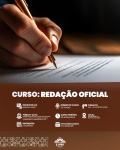Card digital. Na metade superior, uma imagem em grande plano detalha uma mão segurando uma caneta-tinteiro dourada enquanto assina ou escreve em um documento de papel branco. Na metade inferior, em fundo marrom escuro, o título em letras garrafais brancas: "CURSO: REDAÇÃO OFICIAL". Abaixo, ícones brancos detalham as informações do curso: Instrutor: Marcelo Paiva; Número de vagas: 100 vagas; Formato: EAD - Autoinstrucional; Público-alvo: Magistradas, magistrados, servidoras, servidores ativos e aposentados, estagiárias, estagiários, colaboradoras e colaboradores do TJRR; Carga horária: 30 horas/aula; Local: Plataforma do Instituto Educere; Inscrições: 3 a 10/6/2026; Data de realização: 15 a 30/6/2026. No rodapé escuro, grafismos geométricos brancos e o logotipo da EJURR (Escola Judicial de Roraima).